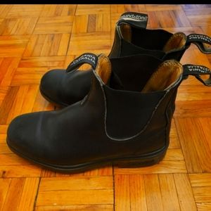 Black Blundstones Boots